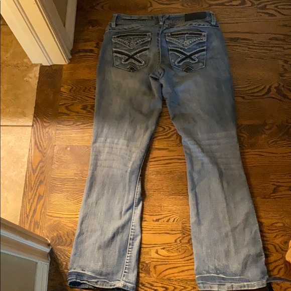 Mid rise jeans - Picture 2 of 3